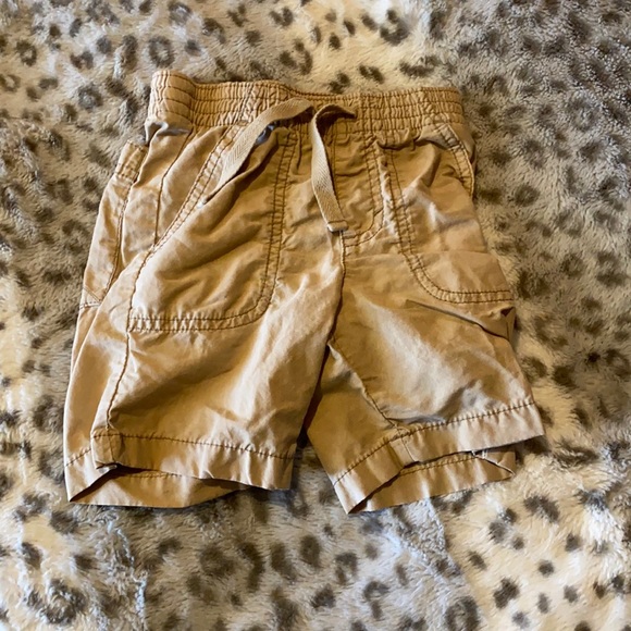 Old Navy Other - 2t old navy khaki shorts